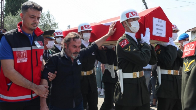 Şehit Reşat Ergin'in cenazesi Manisa'da toprağa verildi