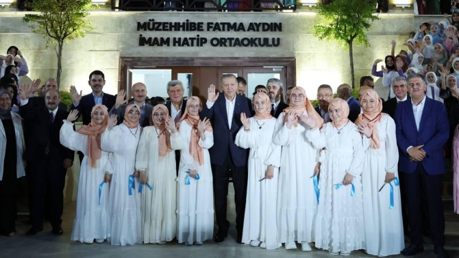 Cumhurbaşkanı Erdoğan, Kocaeli'de okul açılışına katıldı