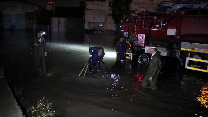 Yaz yağmuru bazı illerde sel ve heyelana neden oldu