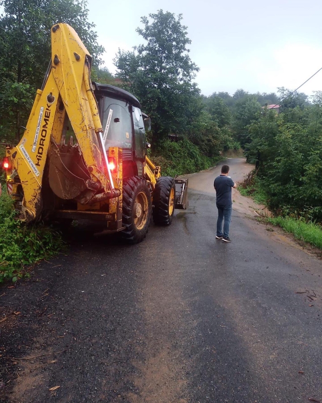 Yaz yağmuru bazı illerde sel ve heyelana neden oldu