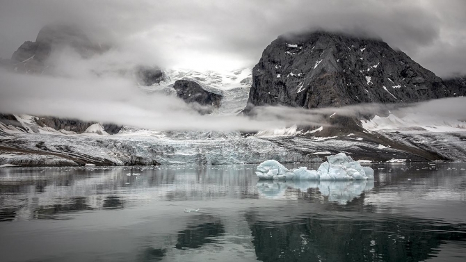Azalan deniz buzu dünya iklimini tehdit ediyor