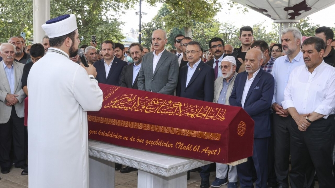 Mustafa Karahasanoğlu son yolculuğuna uğurlandı