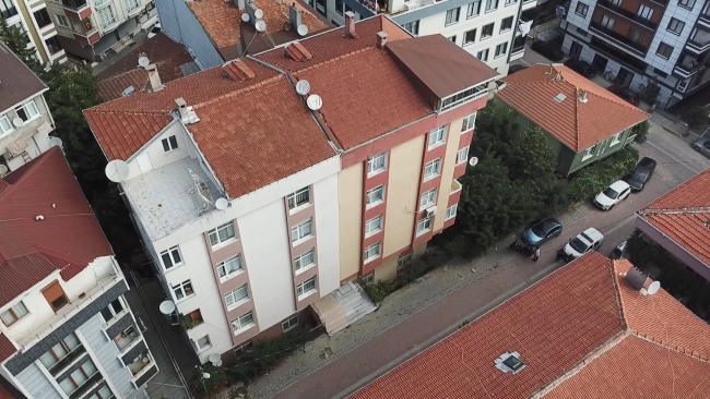 Avcılar’da çatlak oluşan iki bina tahliye edildi