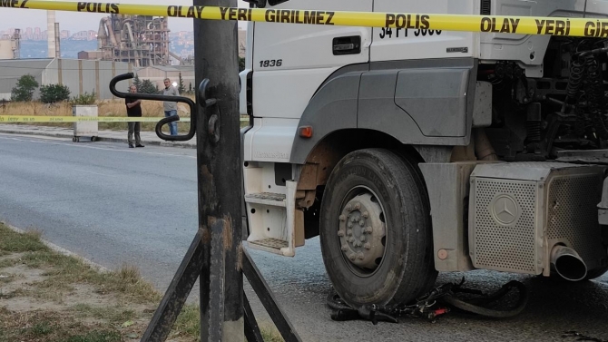 Büyükçekmece'de tırın çarptığı bisikletli çocuk ağır yaralandı