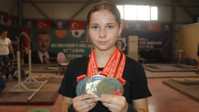 Avrupa şampiyonu genç milli halterci başarısını yineledi