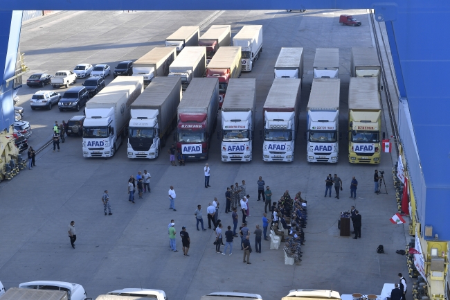 Türkiye'den Lübnan'a destek: Üçüncü yardım gemisi Trablusşam'a ulaştı