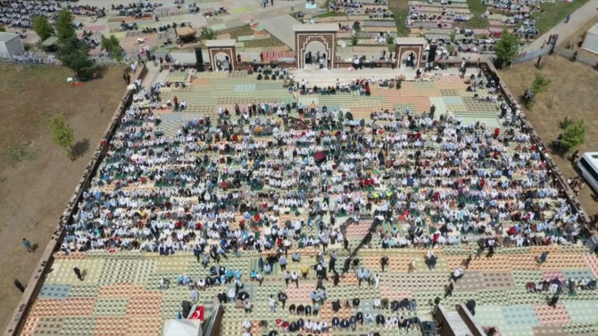 Malazgirt'te cuma namazı