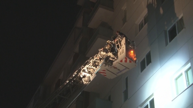 Bayrampaşa'da bir binada yangın: Çok sayıda kişi evlerinde mahsur kaldı