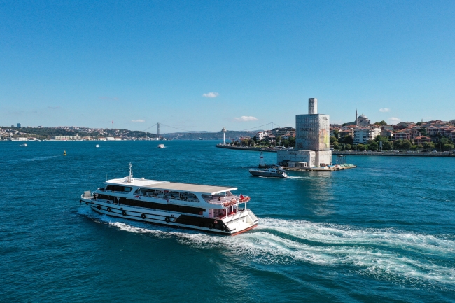 Bakan Ersoy Kız Kulesi'nde inceleme yaptı