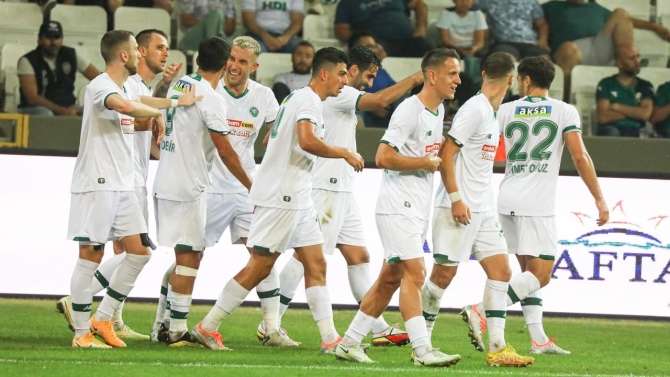 Konyaspor istikrarlı oyunla "yıldızlar" çıkarmak istiyor