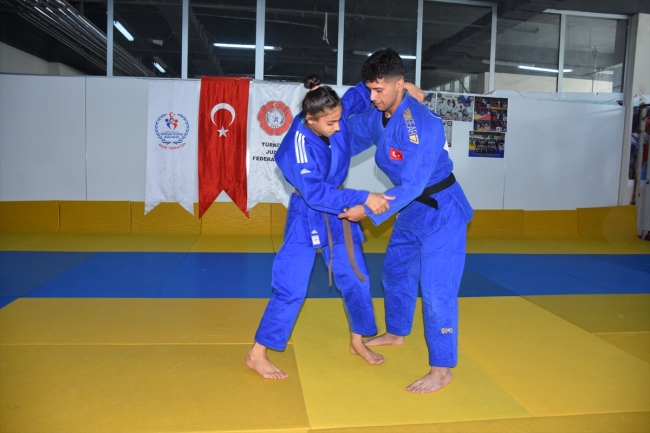 Katıldığı ilk uluslararası şampiyonada ikinci olan Rojda hedef yükseltti