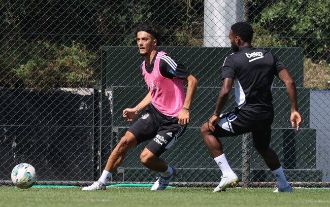 Beşiktaş'ta Tayfur Bingöl ile Nathan Redmond ilk kez takımla çalıştı