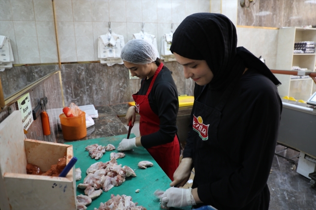 Kick boksta dünya şampiyonu kardeşlerin hedefi hep zirvede kalmak