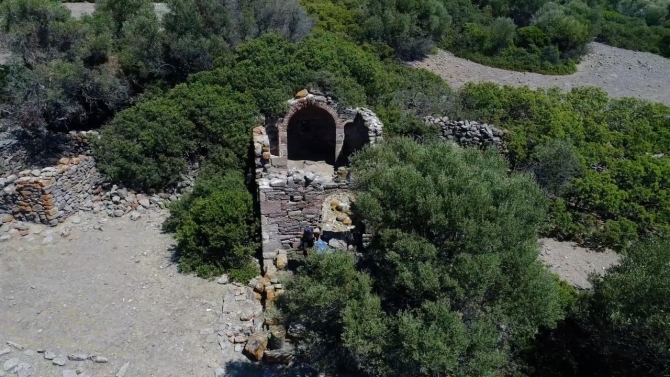 Edremit Körfezi'ndeki arkeolojik saha çalışmasında kale yerleşimleri tespit edildi