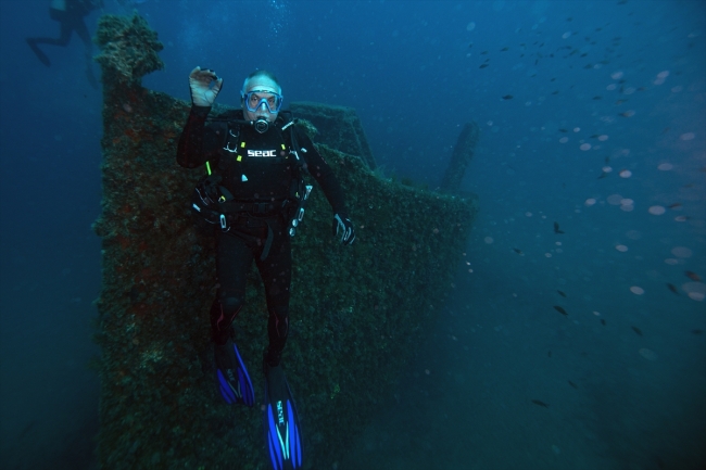 Bakan Ersoy Çanakkale Gelibolu Tarihi Sualtı Parkı'nda anı dalışına katıldı