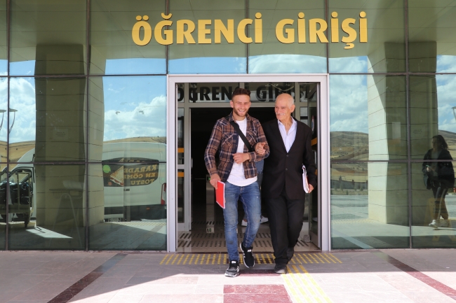 Üniversite hayalini 70'inden sonra gerçekleştirdi