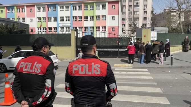 İstanbul'da okul çevrelerinde denetim yapıldı