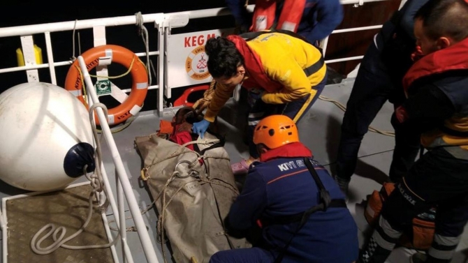 İstanbul açıklarında gemide zehirlenme: 5 kişi hastaneye kaldırıldı