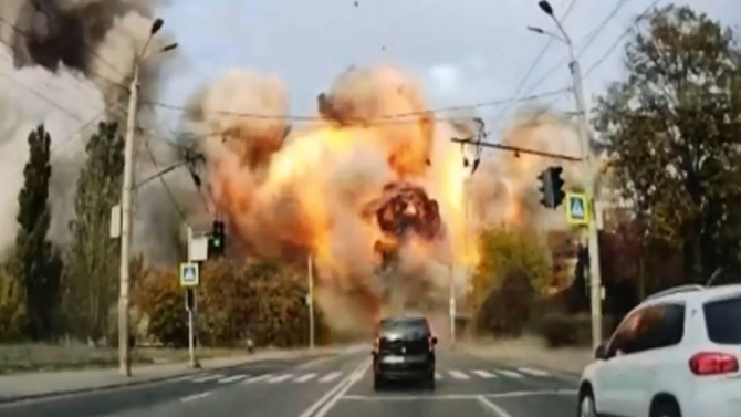 Ukrayna'nın telekomünikasyon binasındaki patlama anı