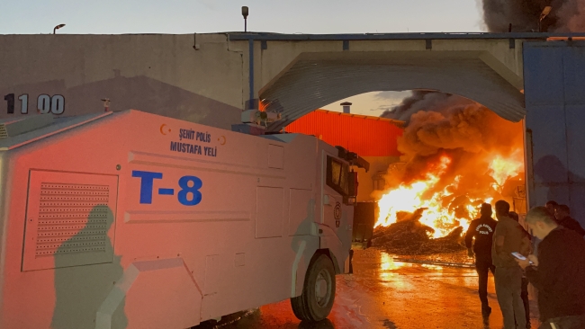 Adana'da alüminyum fabrikasında yangın: Müdahale ediliyor