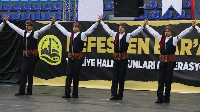 Türkiye Halk Oyunları Federasyonu Yıldızlar Türkiye Şampiyonası Bayburt'ta başladı