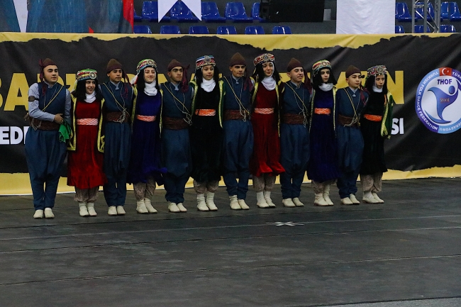 Türkiye Halk Oyunları Federasyonu Yıldızlar Türkiye Şampiyonası Bayburt'ta başladı