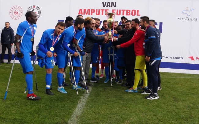 Ampute Futbol Türkiye Kupası'nı Şahinbey Belediyesi kazandı