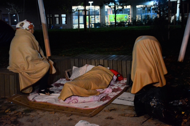 Depremin ardından ilk gece: Korkusu hala sürüyor