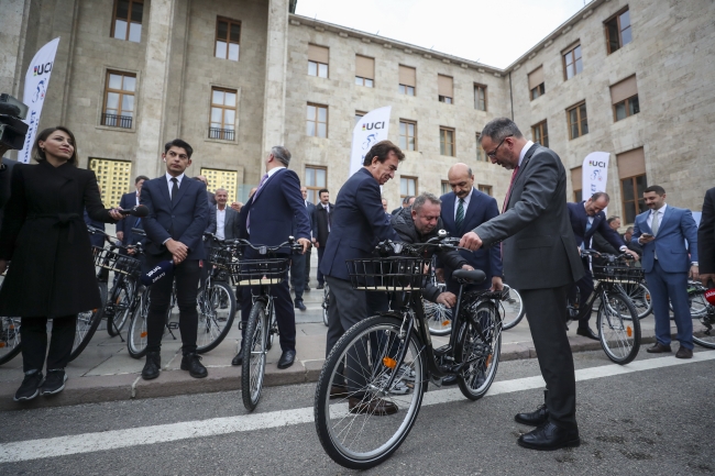 TBMM'de bisikletli günler