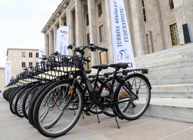 TBMM'de bisikletli günler