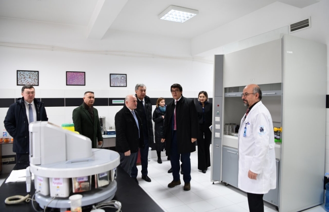 Kırgız Cumhuriyeti Bakanlar Kurulu Başkan Yardımcısı Baysalov: Manas Üniversitesi Kırgızistan için büyük şans