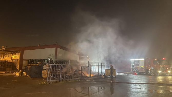 Sakarya'da Toptancılar Çarşısı'nda yangın