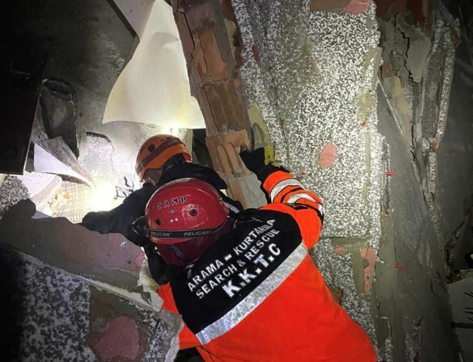 Ekipler Adıyaman’da çalışmalarını sürdürüyor