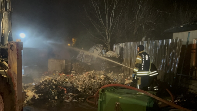 Kocaeli'de depo yangını