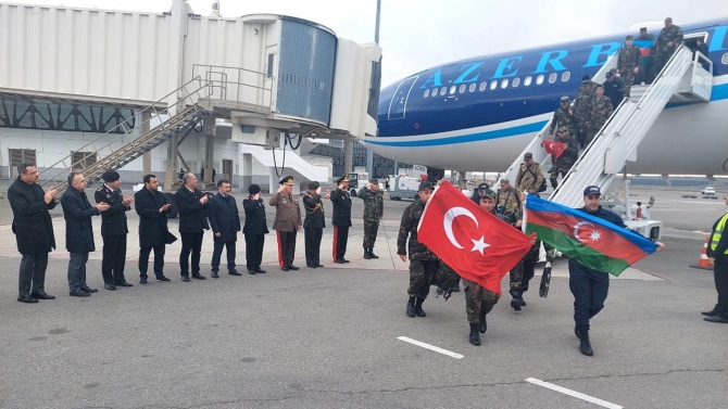 Azerbaycan'dan gelen arama kurtarma ekipleri ülkelerine döndü