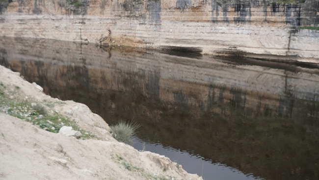 Botan Çayı'nın rengi siyaha döndü