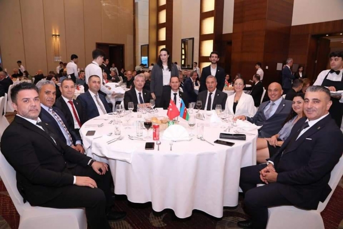 Bakü’de KKTC rüzgarı