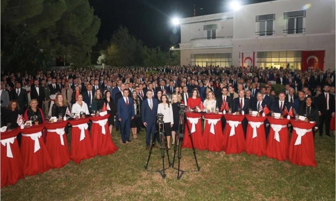 Cumhuriyet Bayramı’nın 101. yıldönümü dolayısıyla Türkiye’nin Lefkoşa Büyükelçiliği’nde resepsiyon verildi..Serim: KKTC’nin uluslararası toplumda hak ettiği yerini alması için desteğimiz bakidir