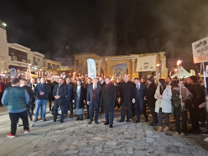 #isiasortakdavamız Kıbrıs Türk halkı Gazimağusa’da tek yürek
