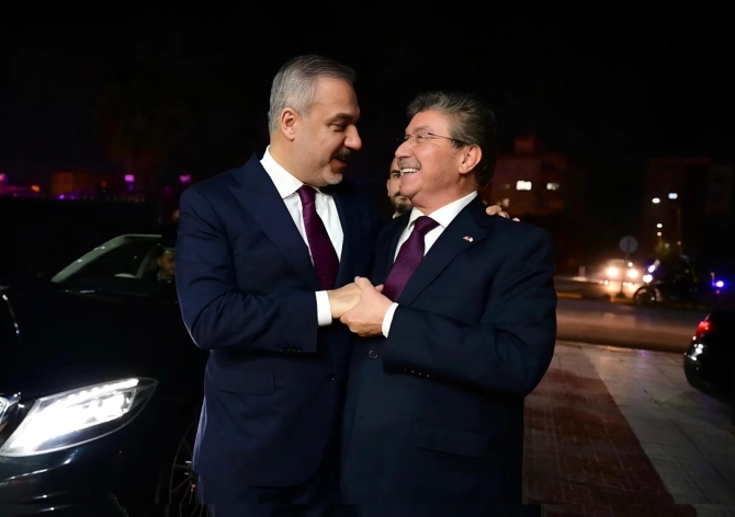 Türkiye Dışışleri Bakanı Fidan, Başbakan Üstel ile görüştü
