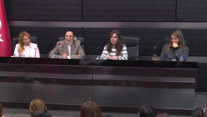 “Özel Sektörde Kriz ve Kadın: Psikolojik Yansımalar ve Çözüm Önerileri” paneli düzenlendi