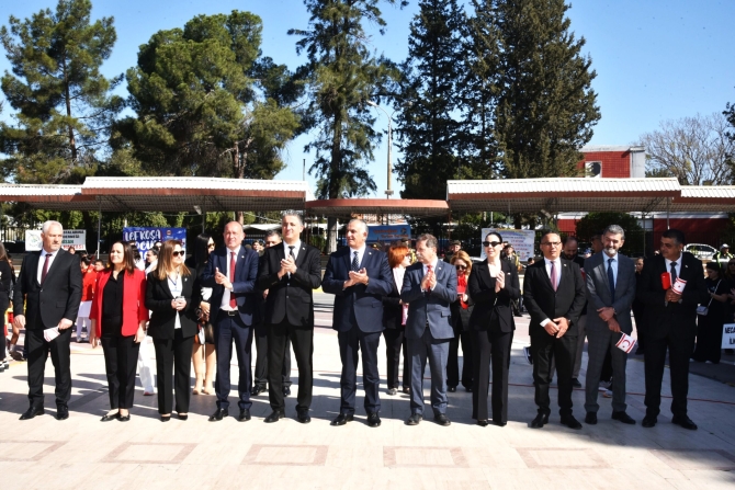 23 Nisan Ulusal Egemenlik ve Çocuk Bayramı kutlamaları çerçevesinde Lefkoşa’da kortej düzenlendi