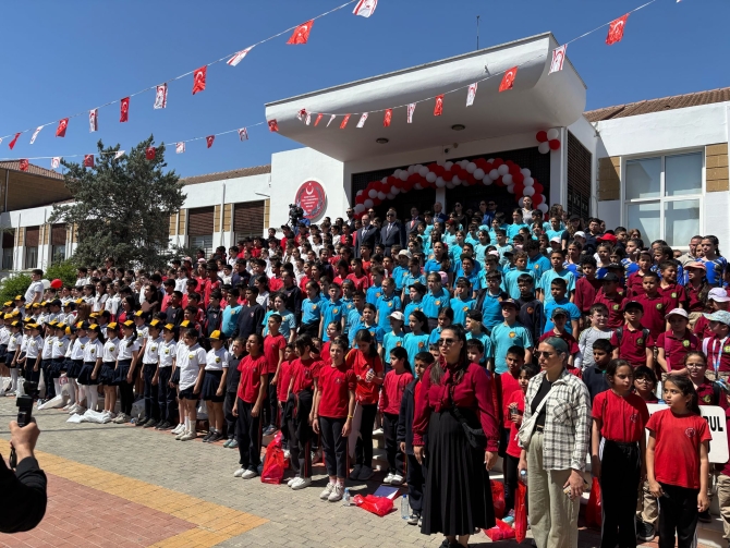 23 Nisan Ulusal Egemenlik ve Çocuk Bayramı kutlamaları çerçevesinde Cumhuriyet Meclisi’nde etkinlik düzenlendi