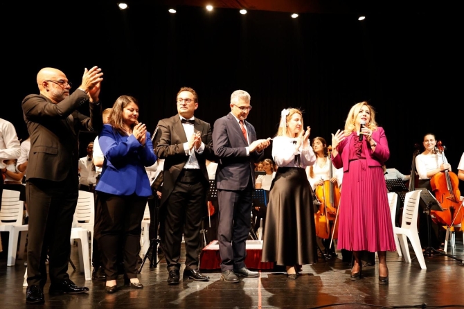 Cumhurbaşkanlığı Fidan Çocuk Korosu ve Orkestrası’ndan 23 Nisan konseri.. Sibel Tatar: “Çok mutlu olup, gururlandım”