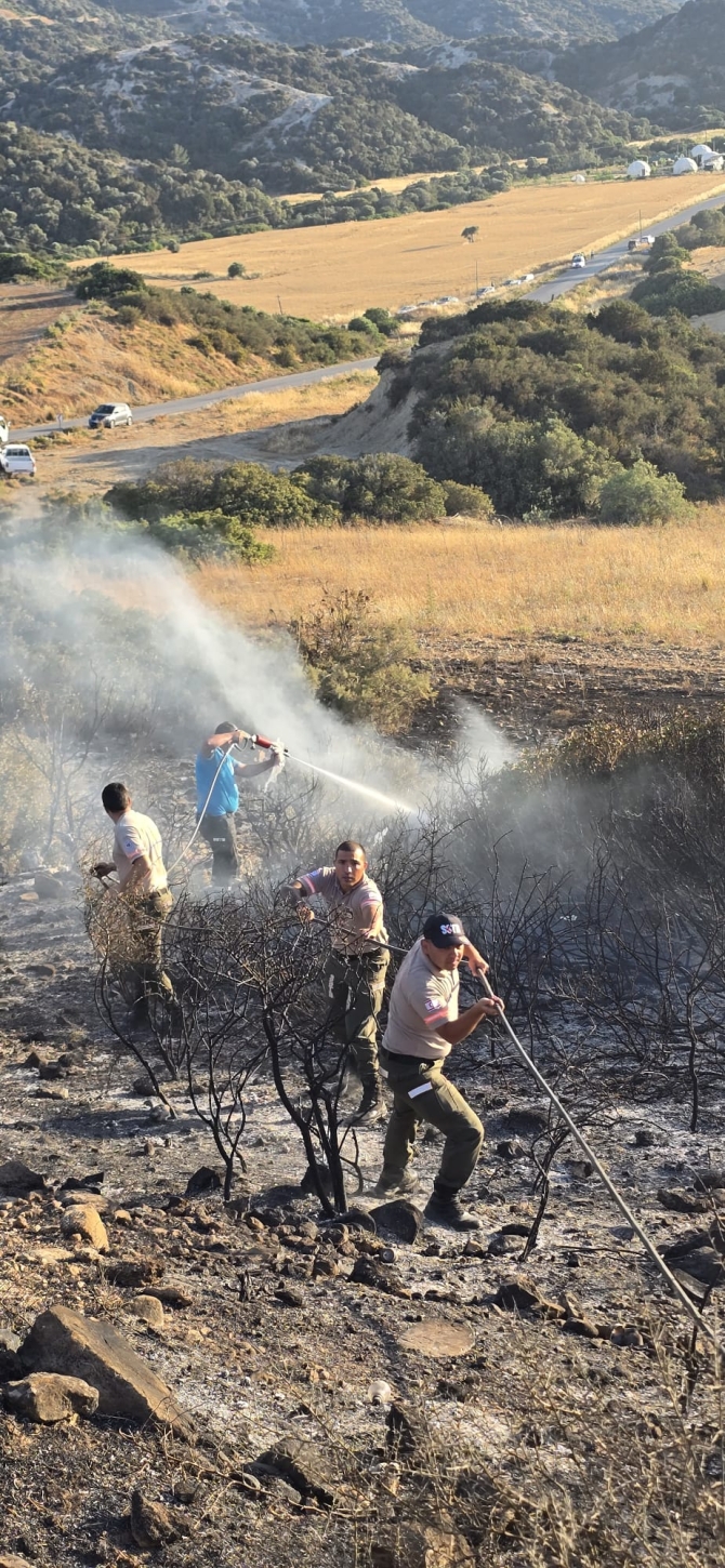 Avtepe-Kuruova köyleri arasında çıkan yangın kontrol altına alındı, Sivil Savunma ekipleri soğutma çalışması yapıyor