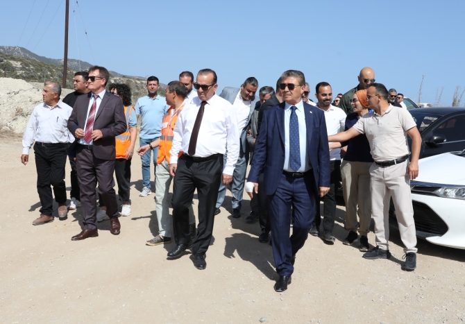 Başbakan Üstel, Kayalar-Sadrazamköy anayolu yol yapım ve iyileştirme çalışmalarında incelemede bulundu