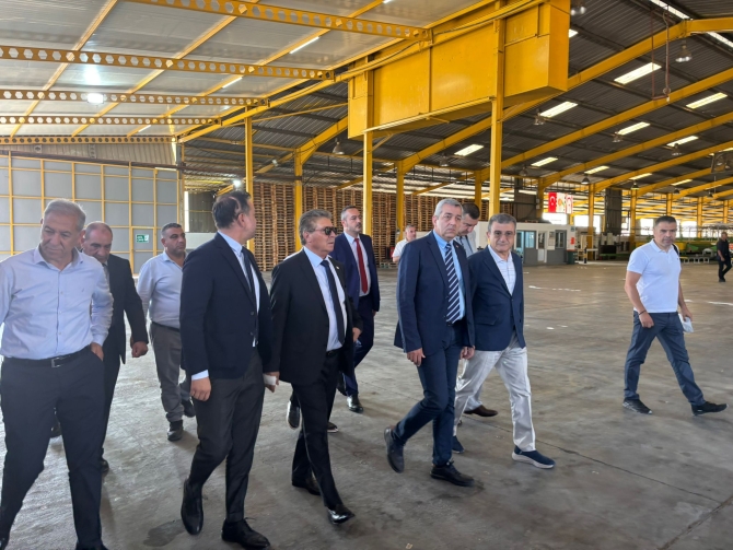 Başbakan Üstel, Kalkanlı’daki Cypfruvex tesislerini ziyaret etti: ‘Hedefimiz hasat sezonu başlamadan tesisi faaliyete geçirmek ‘