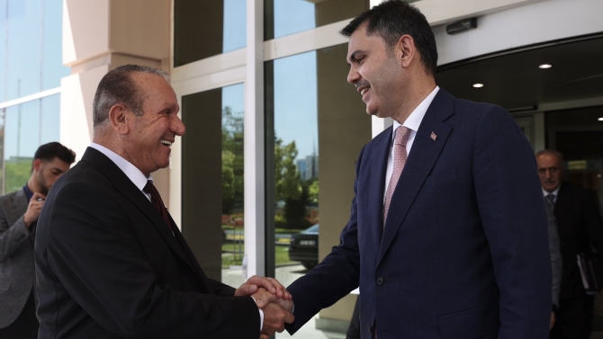 Ataoğlu, Murat Kurum ile görüştü…Kurum:Görüşmede, Kıbrıs’ta atık dönüşümü, çöp kamyonları, depozito iade makineleri ve atık su arıtma tesisi başta olmak üzere ortak projeleri değerlendirdik