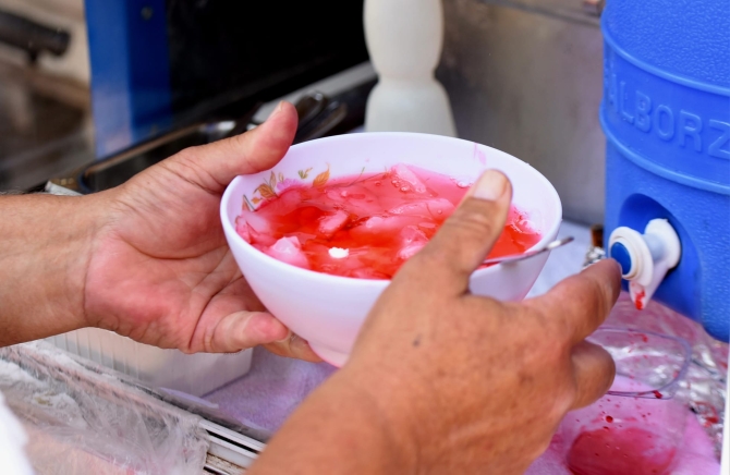 Kıbrıs kültürünün temsilcilerinden, Lefkoşa’nın simgelerinden biri; Hakan Aşık…
