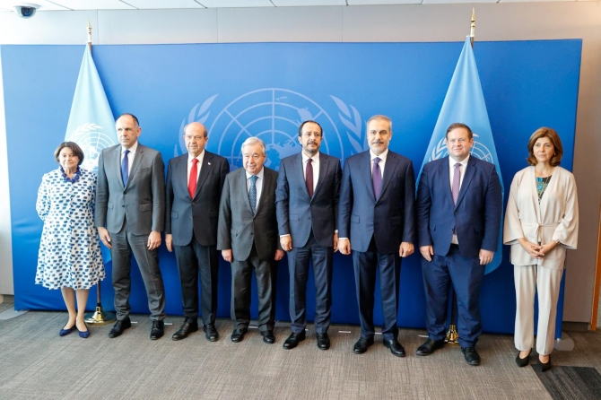 Kıbrıs Konulu Genişletilmiş 5+1 Formatlı Gayri Resmi Toplantıda 5+1 formatındaki ana oturuma geçildi